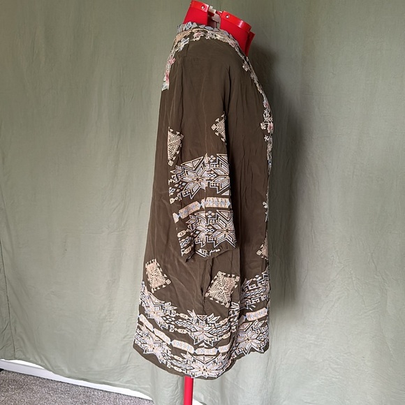 Driftwood Joelle Green Embroidered Open Front Kimono - Picture 4 of 10